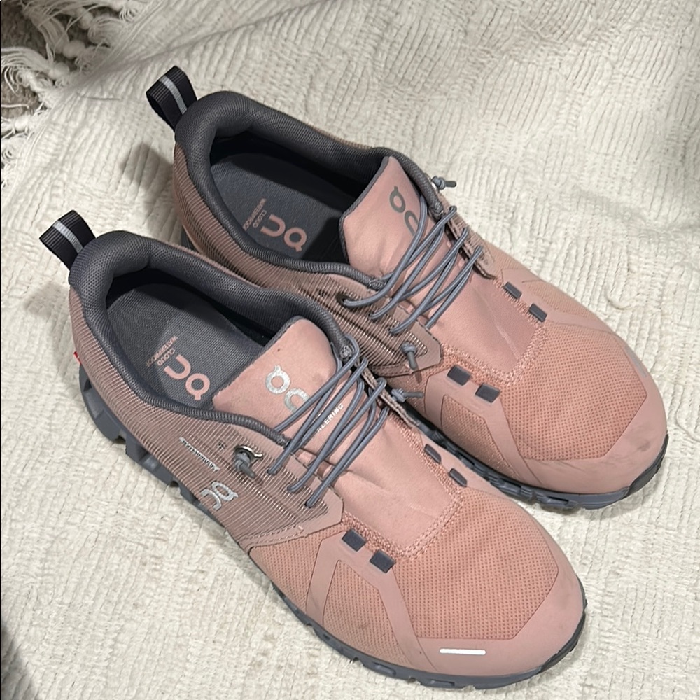 On Running womens Shoes - Pink and Gray